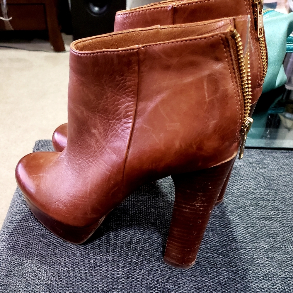 ALDO Heeled Brown Leather Zip Back Booties - Woman size 8.5